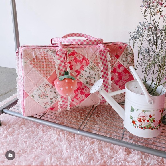 🍒SOLD🍒 Strawberry Shortcake Quilted Weekender Bag by Dolls kill - Picture 8 of 15